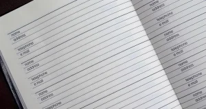 Prazan adresar sa poljima za ime, adresu, telefon i e-mail
